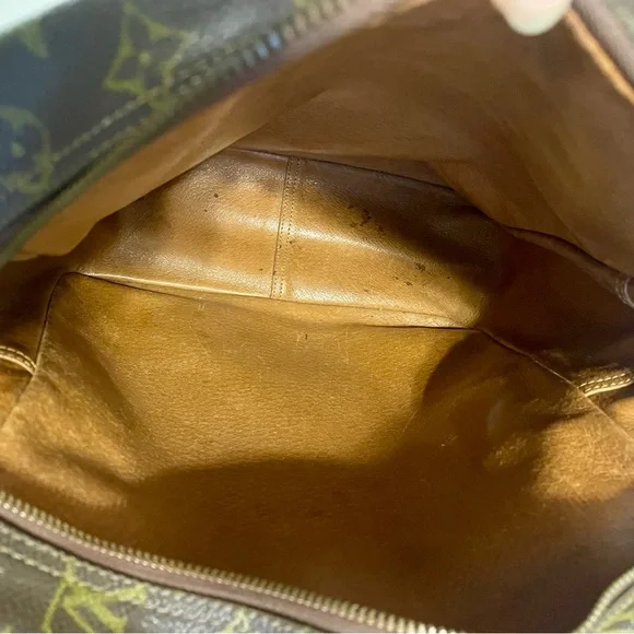 Louis Vuitton Vintage Monogram Messenger Bag - Picture 7 of 10
